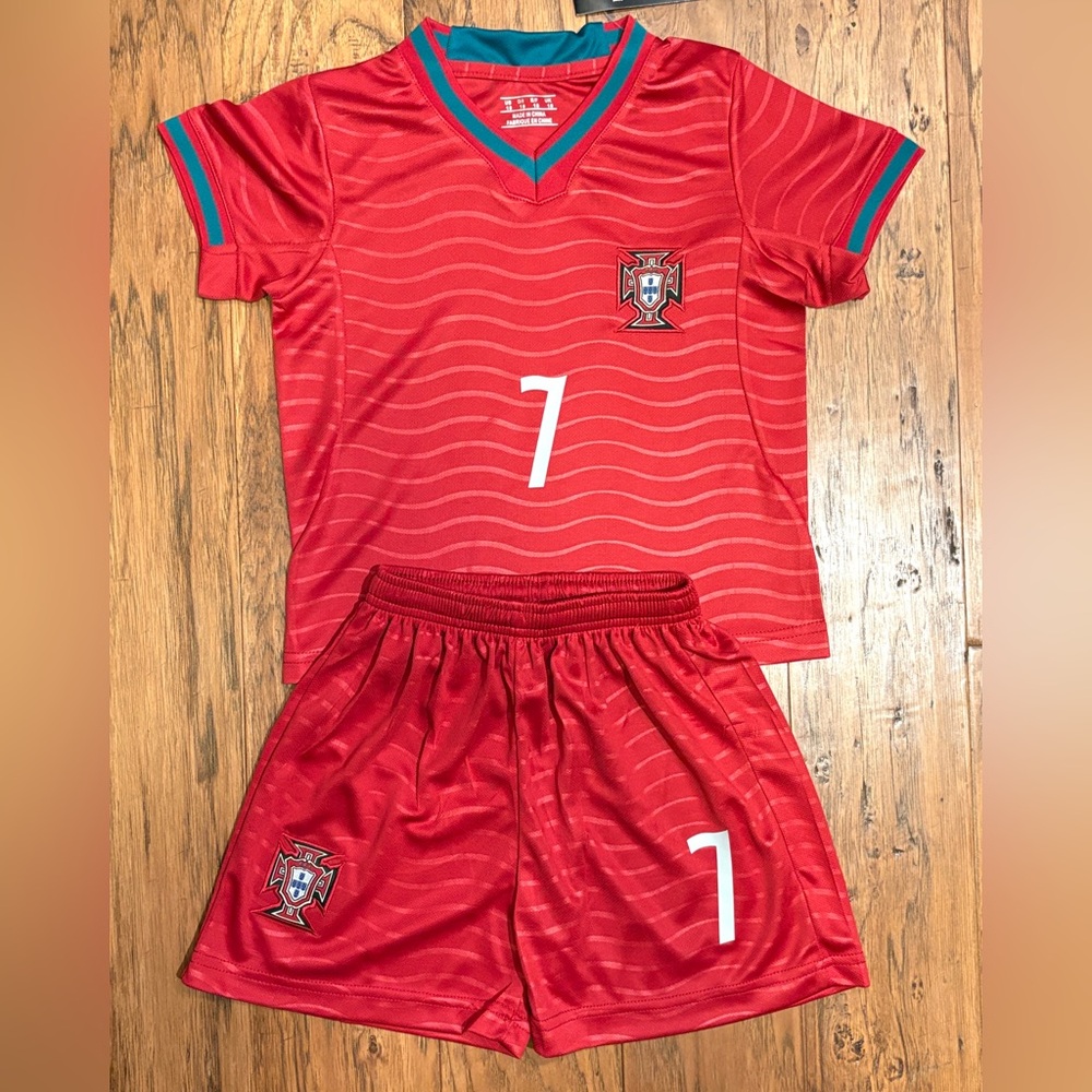 Cristiano Ronaldo 2026 Portugal Kids Soccer Kit - Brand New Just Dropped - Picture 3 of 5